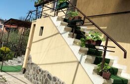 CASA IN CENTRU -REGHIN CU SPATIU COMERCIAL 