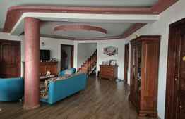 Casa de vanzare in Corunca, ideala pentru 2 familii sau pensiune