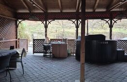 Casa de vanzare in Corunca, ideala pentru 2 familii sau pensiune