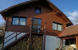 Casa superba cu 15 ari teren situata in Curteni