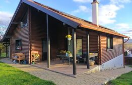 Casa superba cu 15 ari teren situata in Curteni