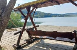 Casa De Vacanta cu vedere la lacul Bezid-OPORTUNITATE 