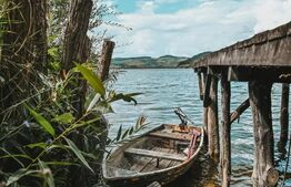 Casa De Vacanta cu vedere la lacul Bezid-OPORTUNITATE 