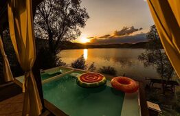 Casa De Vacanta cu vedere la lacul Bezid-OPORTUNITATE 