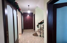 Casă de vânzare – teren 1.960 mp, 250 mp utili, zona Unirii