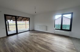 Casă luminoasă în stil mediteranean, Ernei