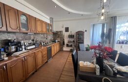 Casă de vânzare – 450 mp teren, zonă centrală și liniștită