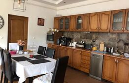 Casă de vânzare – 450 mp teren, zonă centrală și liniștită