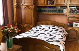 Casă de vânzare – 450 mp teren, zonă centrală și liniștită