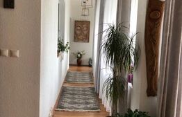 Casă de vânzare – 450 mp teren, zonă centrală și liniștită