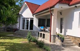 Casă de vânzare – 450 mp teren, zonă centrală și liniștită