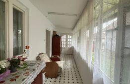 Casă de vânzare, Curteni