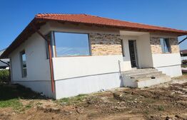 Casa In stil Mediteranean 110mp utli si teren de 530 mp in Nazna 