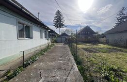 Casă de vânzare, 1063 mp teren, zona Mureșeni
