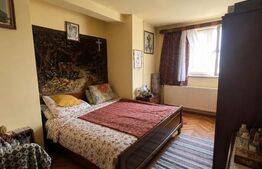 Apartament 3 camere de vânzare, 65 mp, zonă Centrală