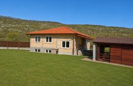 Casa la rosu de vânzare, 100 mp, zona Livezeni