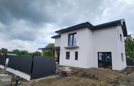 Casa de vanzare, 125 mp, centrul orasului Ungheni