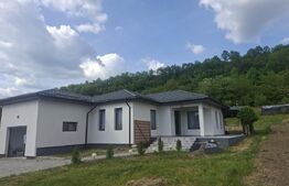 Casa de vanzare, 80 mp, zona Cerghid