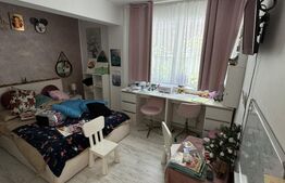 Apartament 3 camere, 92 mp, 2 parcari, zona Central