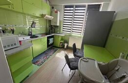 Apartament 3 camere decomandat, 70 mp, balcon închis, etaj 3, zona Cristești 