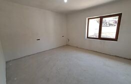 Casă nouă, 112 mp, panouri fotovoltaice, încălzire în pardoseală, zona Sarmasu