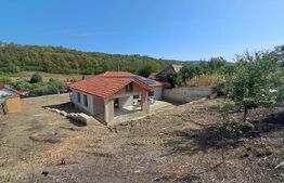 Casă nouă, 112 mp, panouri fotovoltaice, încălzire în pardoseală, zona Sarmasu