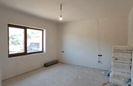 Casă nouă, 112 mp, panouri fotovoltaice, încălzire în pardoseală, zona Sarmasu