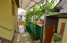 Casă de vânzare, 95 mp, zona Reghin