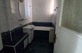 Apartament cu 3 camere, 70 mp, zona Reghin