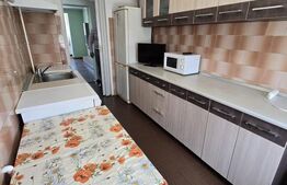 Apartament cu 3 camere, 70 mp, zona Reghin