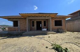 Casă modernă în Livezeni | 154 mp construiți | 2 terase | Zonă liniștită