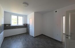 Casă de vânzare, 281 mp, zona Corunca