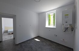 Casă de vânzare, 281 mp, zona Corunca
