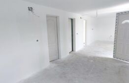 Casa de vacanta, 60 mp, zona Suseni