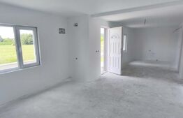 Casa de vacanta, 60 mp, zona Suseni