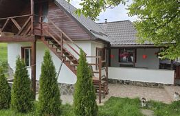 Casă 70 mp, teren 1.400 mp și anexă 100 mp, zona Fărăgău 