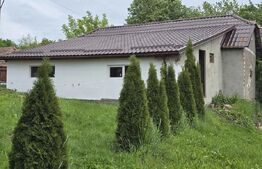 Casă 70 mp, teren 1.400 mp și anexă 100 mp, zona Fărăgău 