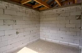 Casă trei camere de vânzare, 111 mp, zona Suseni