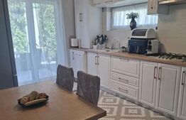 Casa de vanzare, 220 mp, zona Corunca 
