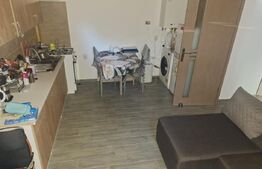 De vânzare spațiu cu potențial de conversie în apartament – 42 mp