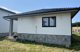 Casa de vanzare, 105 mp, zona Corunca 