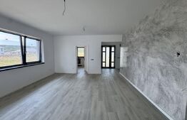 Casa de vanzare, 105 mp, zona Corunca 