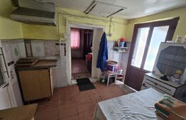 Casă cu două corpuri, 63 mp, zona Chinari