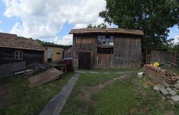 Casă cu două corpuri, 63 mp, zona Chinari