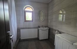 Casă și livadă de vânzare, 150 mp, zona Grebenișu de Câmpie