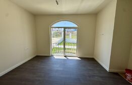 Vand casa moderna, singur in curte, Corunca, zona Penny
