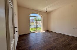 Vand casa moderna, singur in curte, Corunca, zona Penny