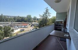 Inchiriez apartament - 3 camere- Aleea Carpati