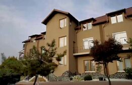 Apartament cu 3 camere, 80 mp, 3.000 mp teren, zona Reghin