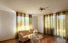 Apartament cu 3 camere, 80 mp, teren 3.000 mp, zona Reghin